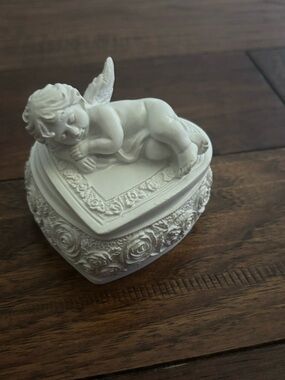 white angel design ring box